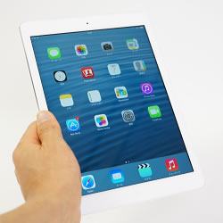iPad Airの実機レビュー/重量や液晶を検証。初代iPadとの比較も - the比較