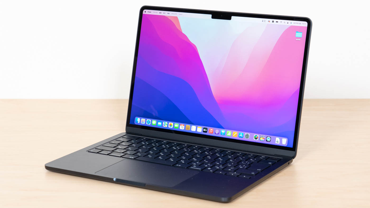 【美品】MacBookAir 最新モデル (1万円おまけ)