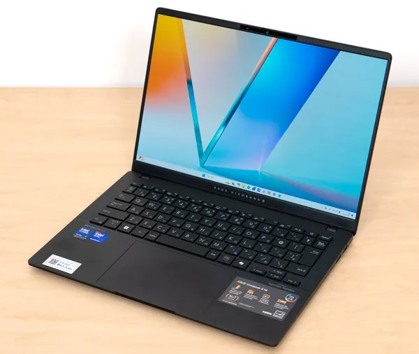 ASUS Vivobook S 14の正面写真