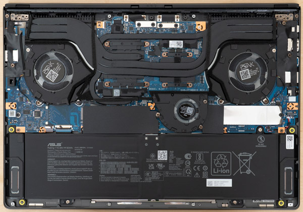 ROG Zephyrus G16 GA605KPの内部の写真