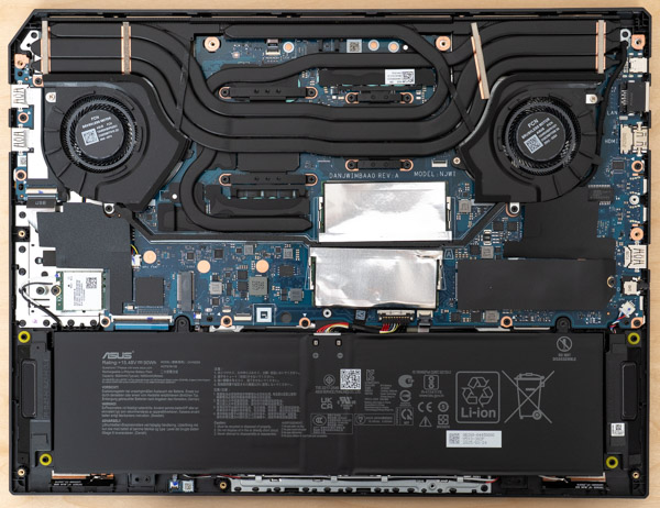 TUF Gaming A16 FA608UMの内部の写真