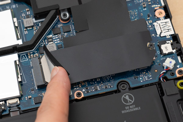 TUF Gaming A16 FA608UMのSSDの写真