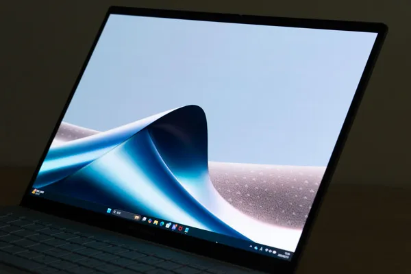 Zenbook 14 UX3405CAの視野角