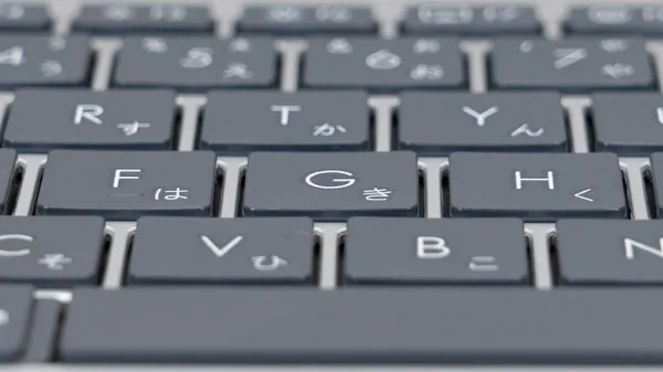 Vivobook 16 X1607CAのキーボード拡大写真