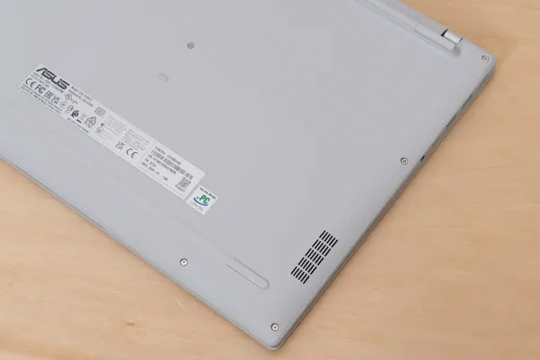 Vivobook 16 X1607CAのスピーカー写真