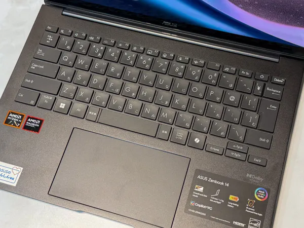 Zenbook S14のキーボード面