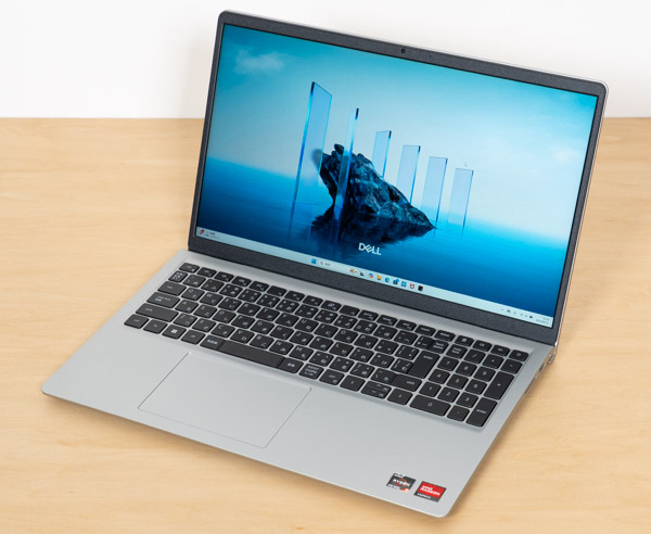 Dell 15の正面写真