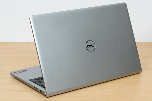 Dell 15の天板写