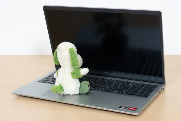 Dell 15の映り込み