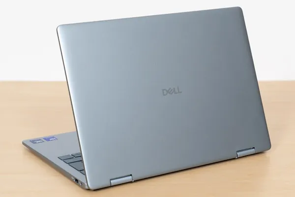 Dell 14 Plus 2-in-1の天板写
