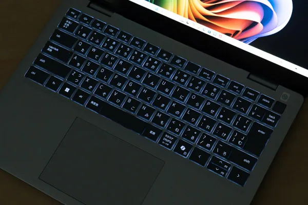 Dell 14 Plus 2-in-1のキーボードバックライトの写真