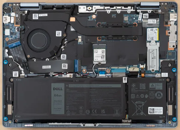 Dell 14 Plus 2-in-1の内部の写真