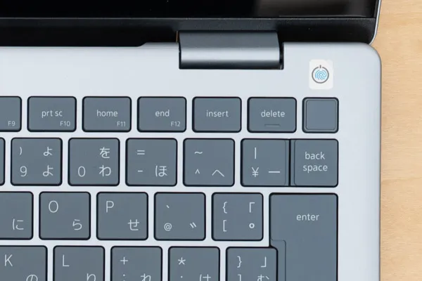 Dell 14 Plus 2-in-1の指紋認証装置の写真
