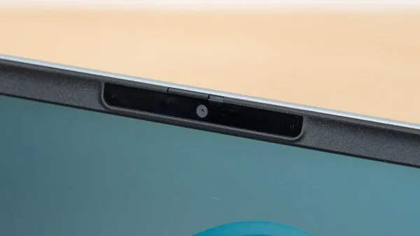 Dell 14 Plus 2-in-1のWebカメラの写真