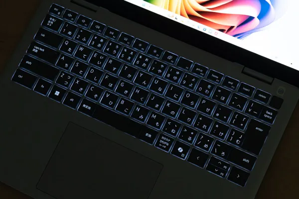 Dell 14 Plus 2-in-1のキーボードバックライトの写真