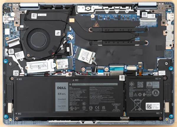 Dell 14 Plus 2-in-1の内部の写真