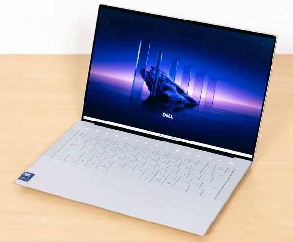 Dell 14 Premiumの正面写真