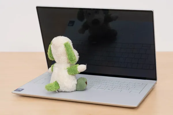 Dell 14 Premiumの映り込み