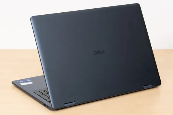 Dell 14 Plus 2-in-1の天板写