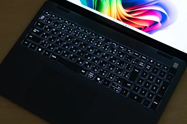 Dell 14 Plus 2-in-1のキーボードバックライトの写真
