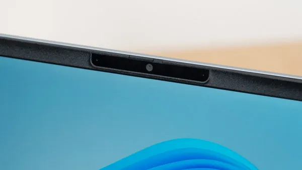 Dell 14 Plus 2-in-1のWebカメラの写真