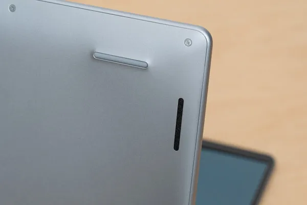 Dell 14 Plus 2-in-1のスピーカー写真