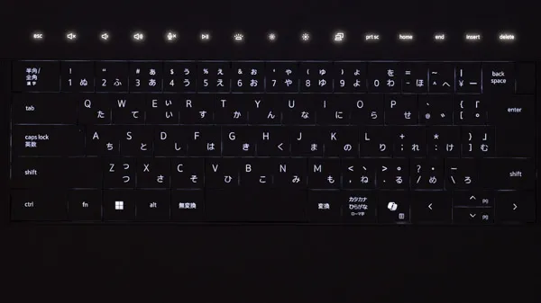 Dell 16 Premiumのキーボードバックライトの写真