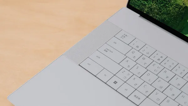 Dell 16 Premiumのスピーカー写真