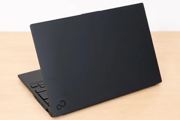 FMV WU5-K3の天板写