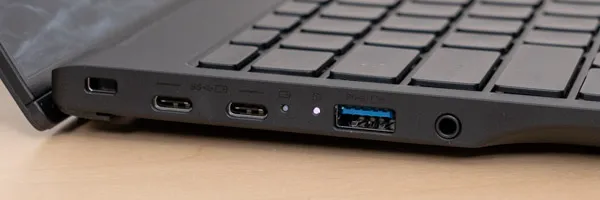 FMV WU5-K3の側面の写真その2