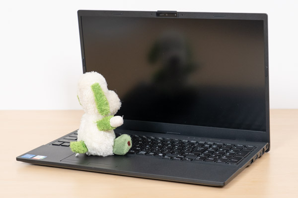 FMV WE1-K3の映り込み