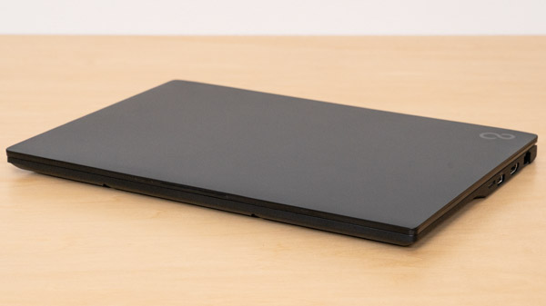 FMV WU2-K3の薄さの写真