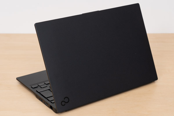 FMV WU6-L1の天板写真