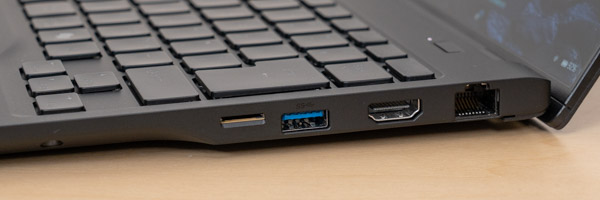 FMV WU6-L1の側面の写真