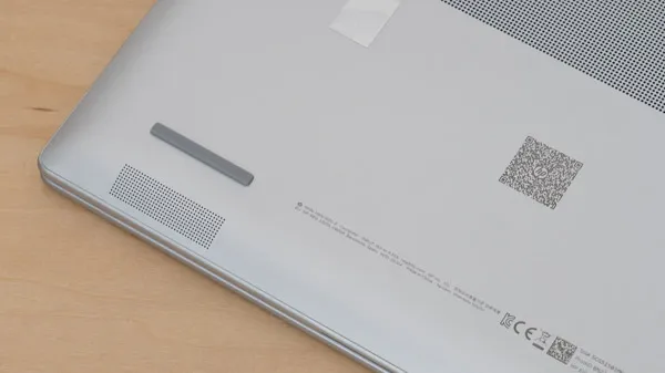 HP EliteBook 8 G1i 13のスピーカー写真