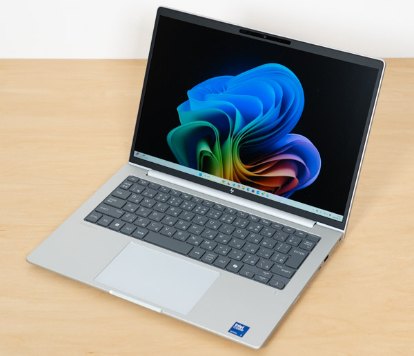 HP EliteBook 8 G1i 14の正面写真