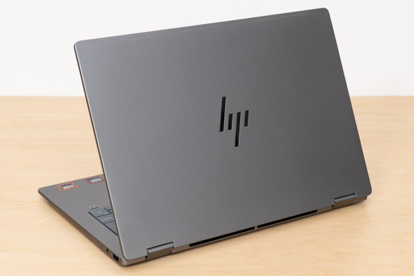 HP OmniBook X Flip 14-fkの天板写