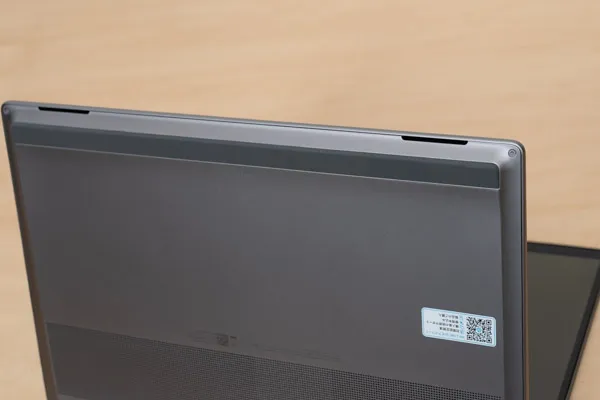 HP OmniBook X Flip 14-fmのスピーカー写真