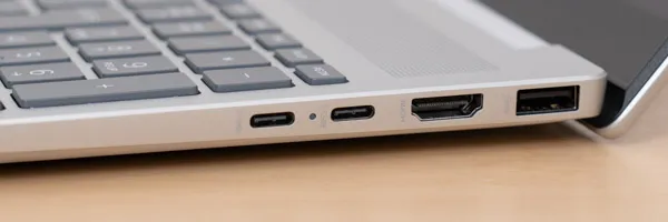 HP OmniBook 5 16-afの側面の写真