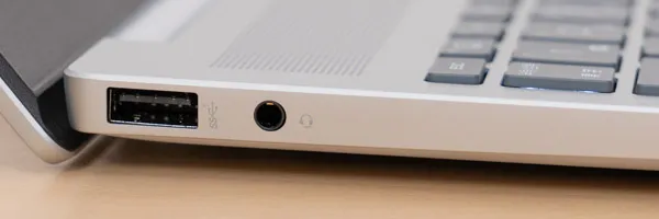 HP OmniBook 5 16-afの側面の写真その2