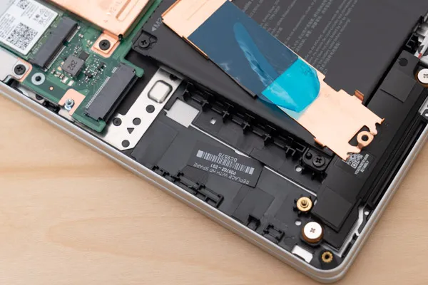 DAIV Z4-I7I01SR-BのSSDの写真