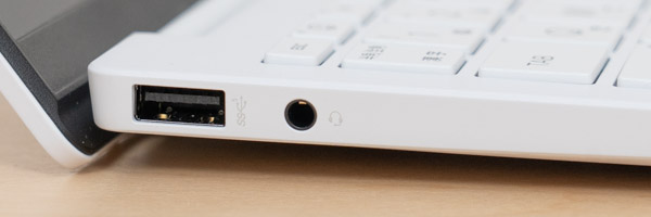 HP OmniBook 7 Aero 13-bgの側面の写真その2
