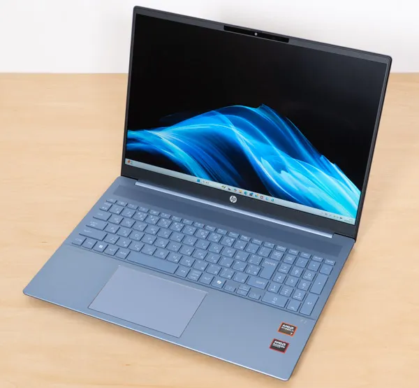 HP OmniBook 5 16-agの正面写真