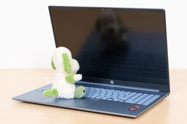 HP OmniBook 5 16-agの映り込み