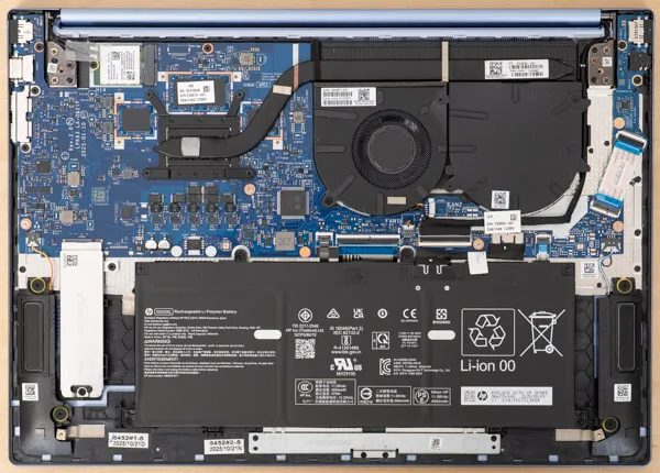 HP OmniBook 5 16-agの内部の写真