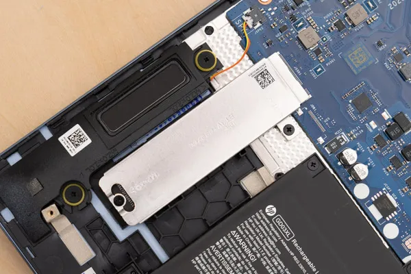 HP OmniBook 5 16-agのメモリの写真