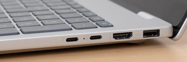 HP OmniBook 7 16-ayの側面の写真