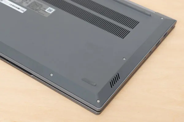 ThinkBook 14 Gen 7 (AMD)のスピーカー写真