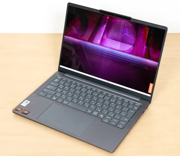 IdeaPad Pro 5 Gen 10(14型 AMD)の正面写真