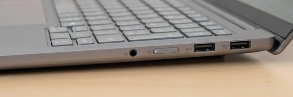 IdeaPad Pro 5 Gen 10(14型 AMD)の側面の写真